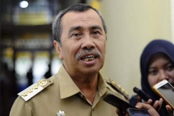 Gubernur Riau Syamsuar Positif