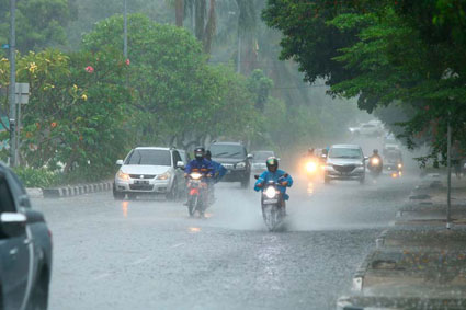 BMKG Pekanbaru Ingatkan Potensi Hujan Disertai Angin Kencang di Wilayah Ini