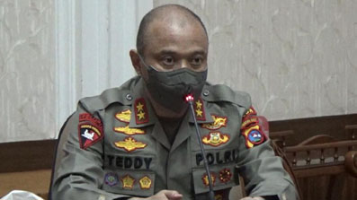 BREAKING NEWS, Mantan Kapolda Sumbar Irjen Teddy Minahasa Ditangkap
