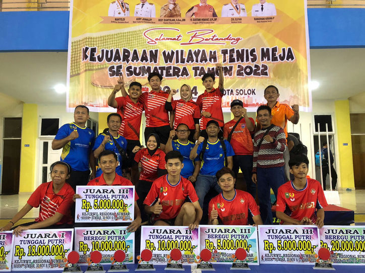Tim tenis meja PTMSI Riau meraih juara umum pada Kejurwil se-Sumatera yang berlangsung di Solok, Sunateta Barat.