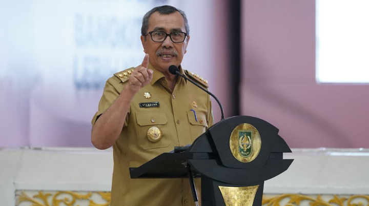 Gubernur Riau Tegur Kadis PU Terkait Banyak Jalan Rusak Di Riau