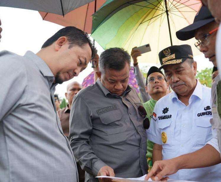 Gubernur Riau dan Komisi V DPR RI Tinjau Jalan Pelalawan dan Kampar