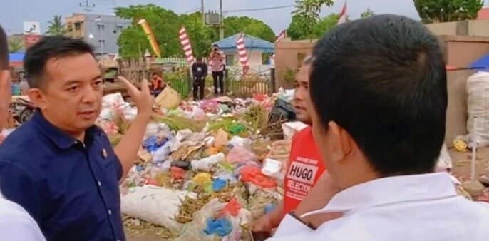 Pj Wali Kota Pekanbaru Cecar Kepala Dinas LHK untuk Menangani Penumpukan Sampah yang Tidak Diangkut