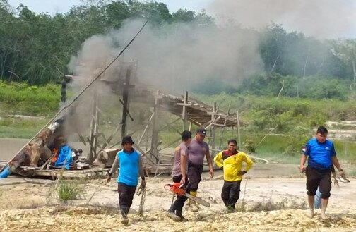 Lima Rakit Tambang Emas di Kuansing Dibakar, Pelaku Hilang