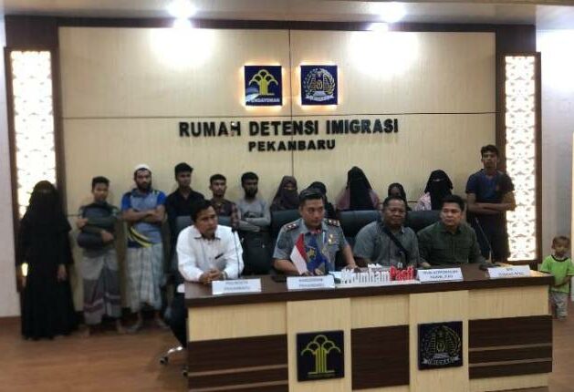 Setelah Didaftarkan oleh UNHCR, Rudenim Menyerahkan 13 Pengungsi Rohingya ke Pemko Pekanbaru
