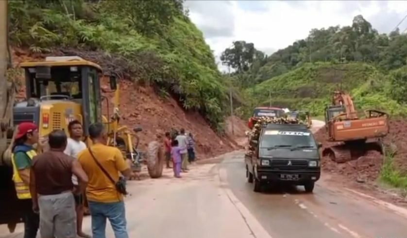 Akses Jalan Lintas Riau-Sumbar Kembali Normal, Namun BPBD Ingatkan Potensi Longsor yang Masih Ada