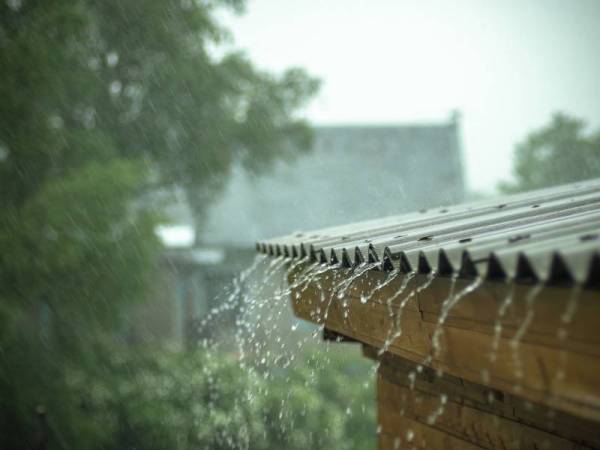 Hujan dengan intensitas ringan hingga sedang diprediksi akan turun di beberapa wilayah, termasuk Kabupaten