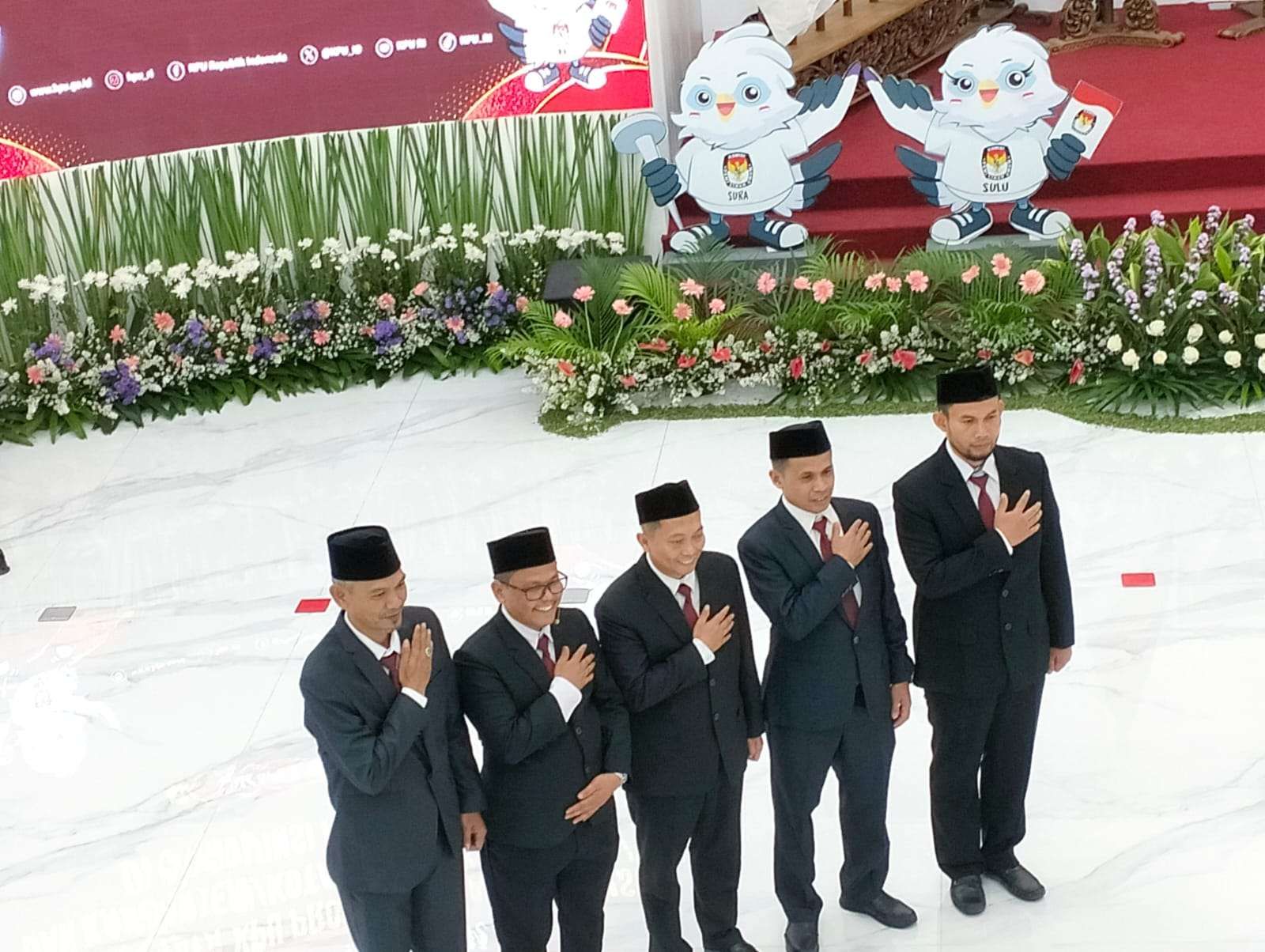 Resmi Dilantik, Lima Anggota KPU Riau untuk Periode 2024-2029