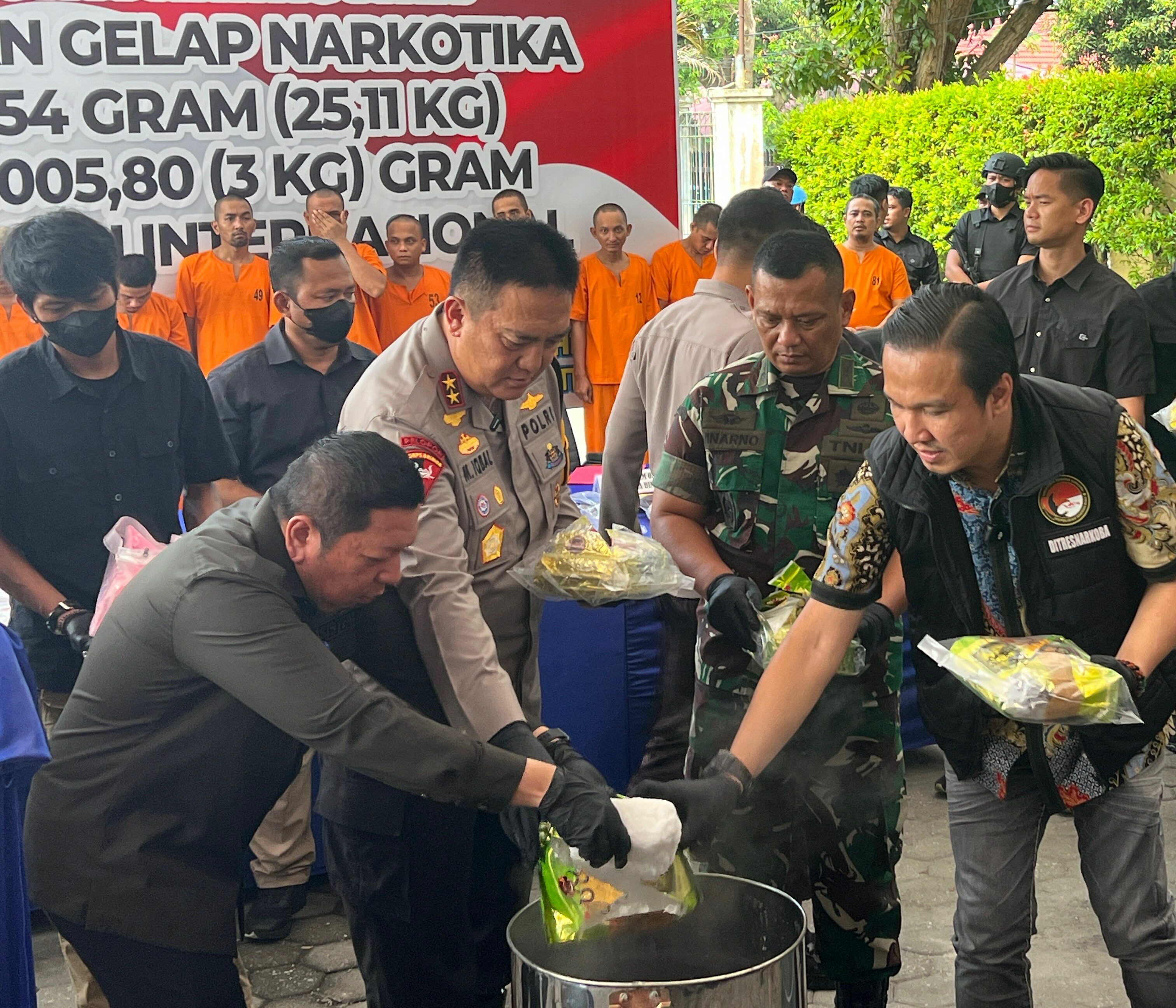 Polda Riau Musnahkan 34.250 Pil Ekstasi, 25,11 Kg Sabu, dan 3 Kg Ganja